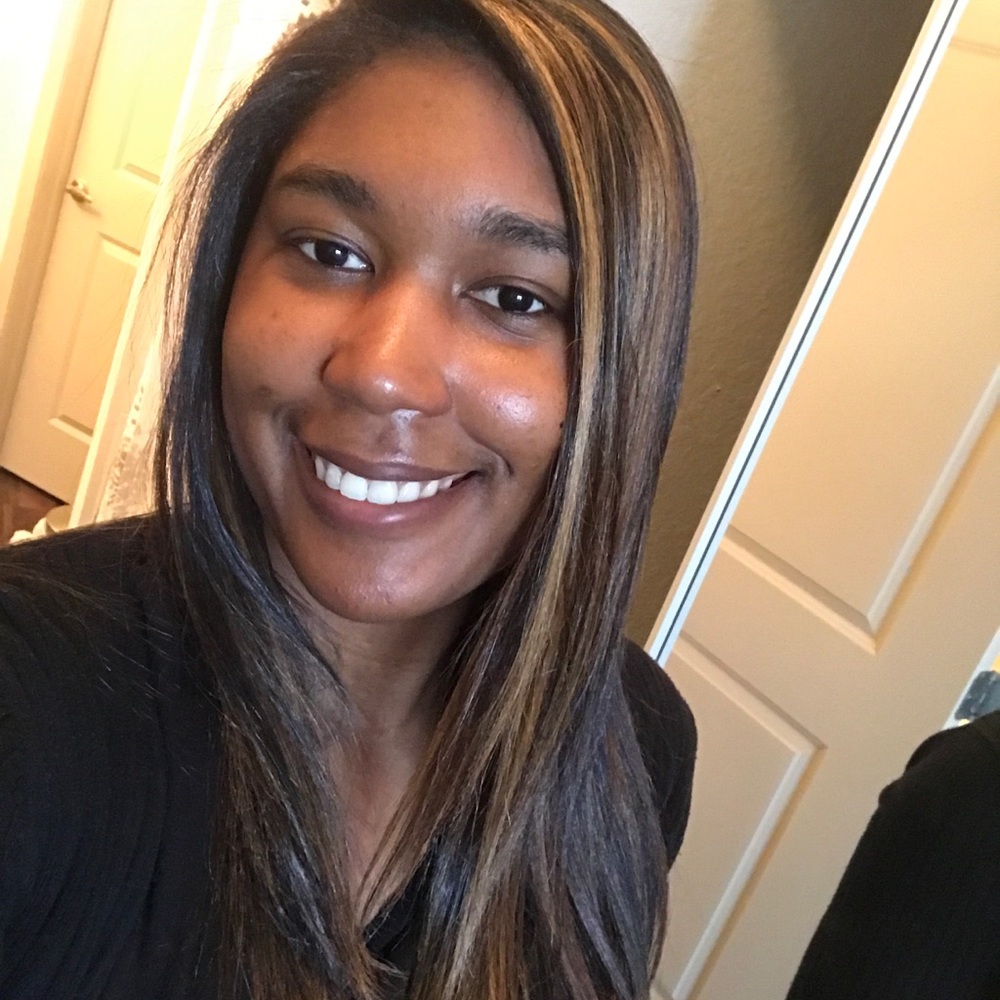 Meet your Posher, Alexis